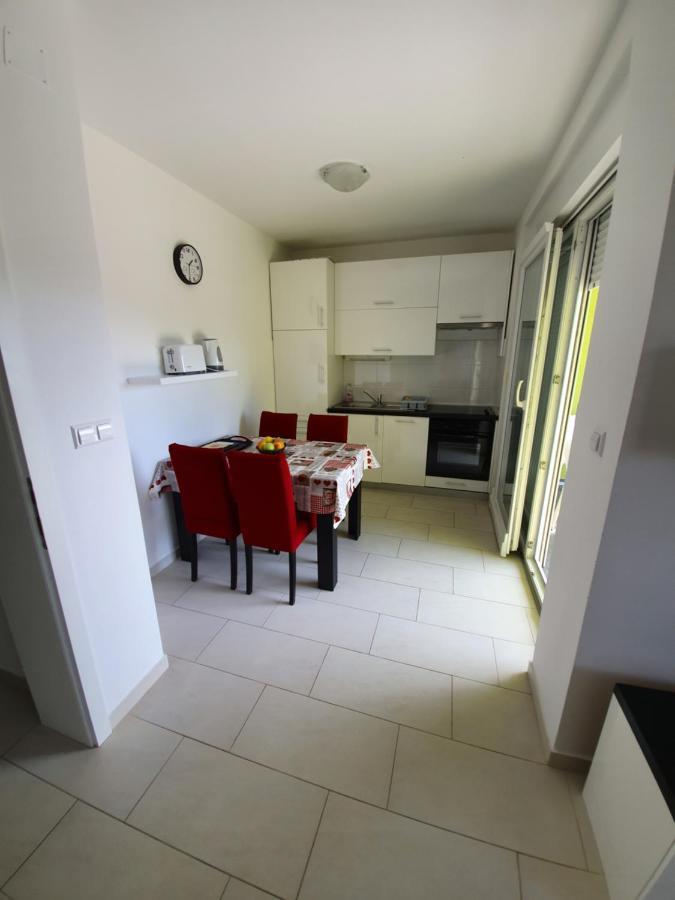Apartmani Matko นิน ภายนอก รูปภาพ