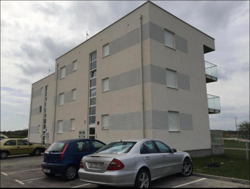 Apartmani Matko นิน ภายนอก รูปภาพ